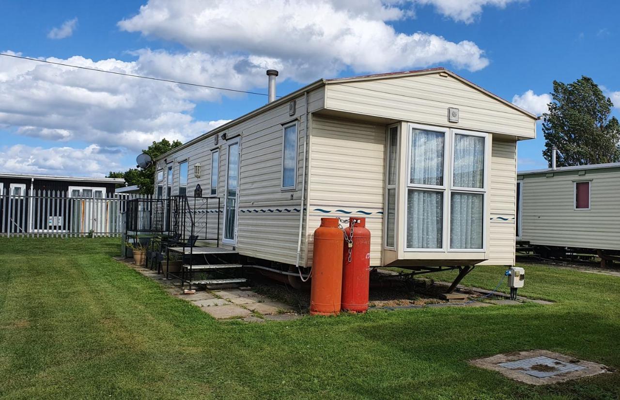 King'S Caravan Park, Caravan To Sleep 6 People Chapel St. Leonards Exterior foto